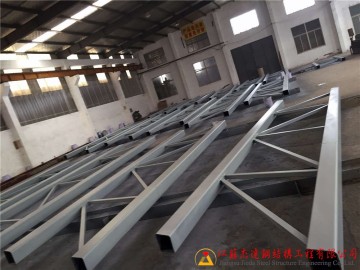 管桁架加工制造與大跨度工程施工實(shí)踐